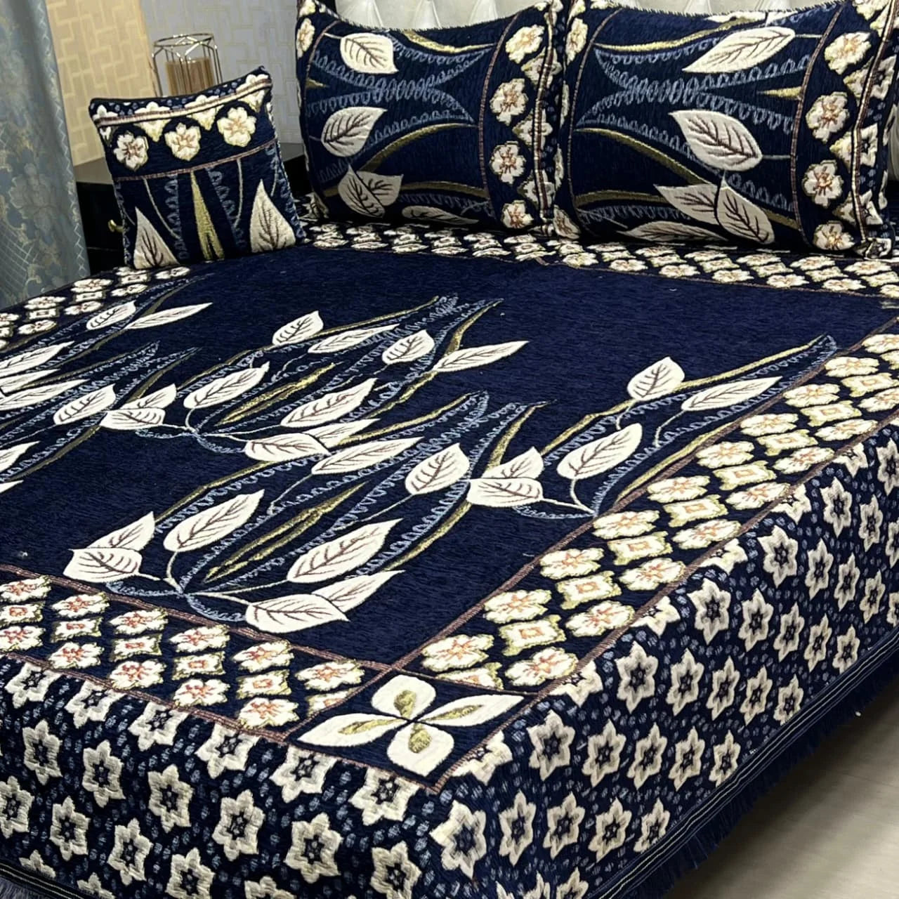 4Pc Ultra Soft Velvet Bed Set