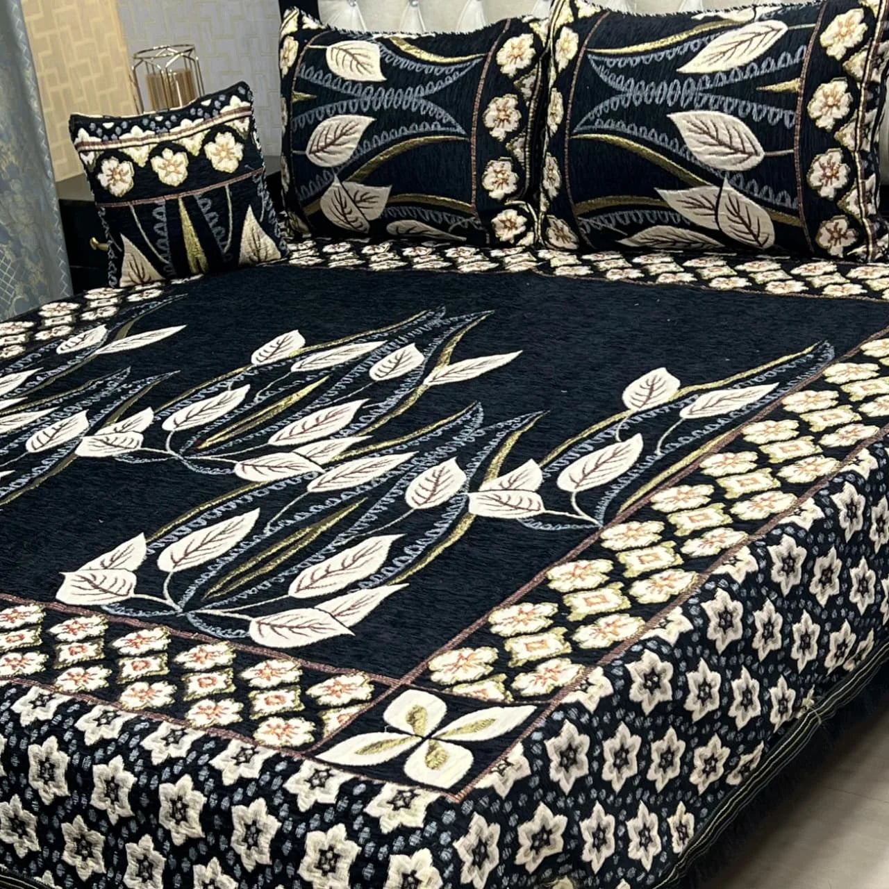 4Pc Ultra Soft Velvet Bed Set